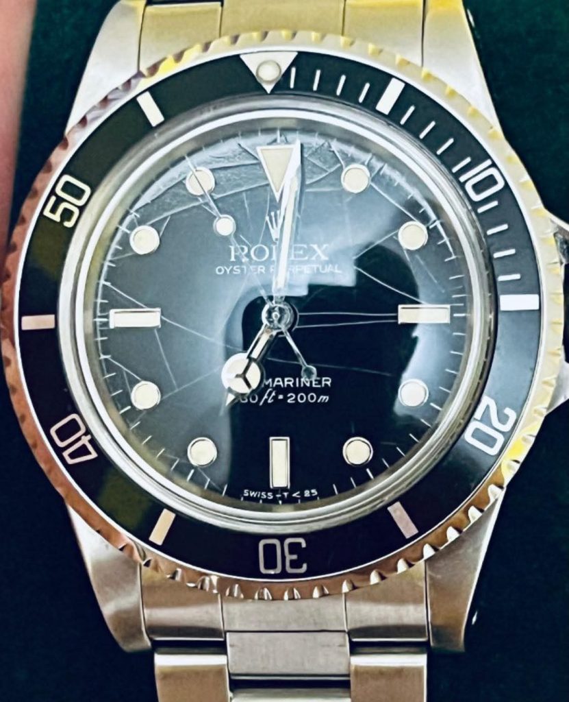 patine fissuree sur rolex Submariner, sur l'extérieur du cadran seulement