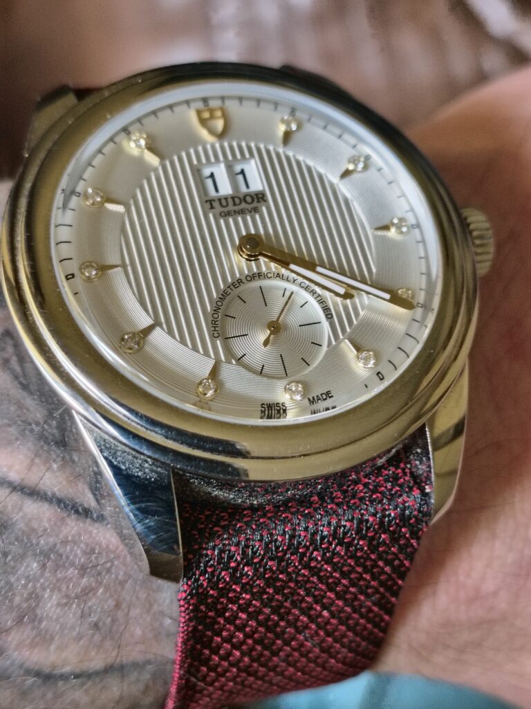 Nato d'origine Tudor sur glamour double date