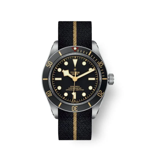Tudor Black Bay 58 sur Nato noir bande beige