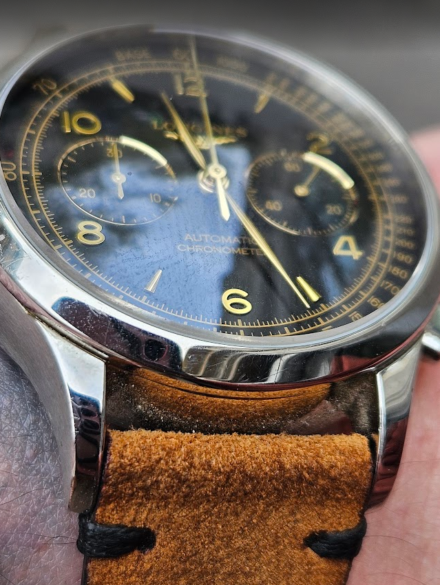 gros plan du bracelet Nubuck caramel